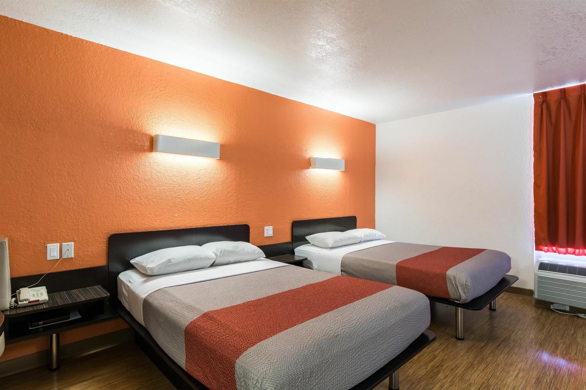 6-uvalde, Tx Hotel 2*
