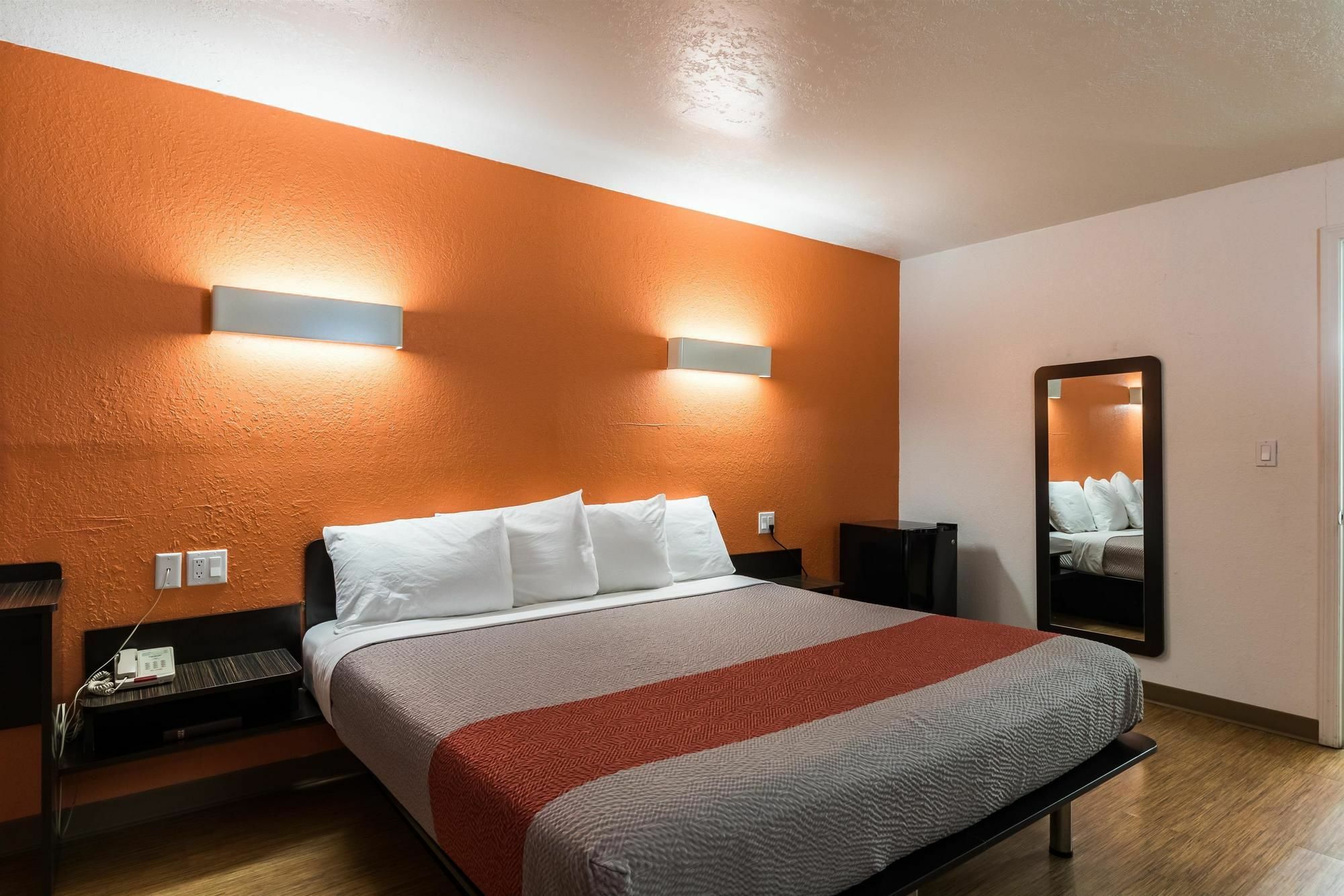 6-uvalde, Tx Hotel